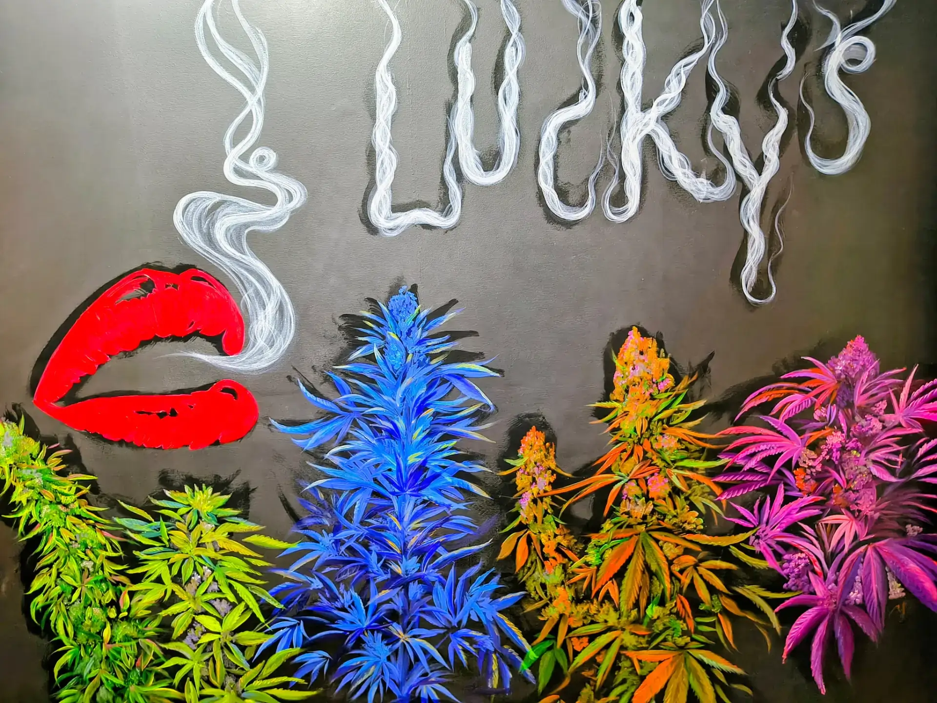 Luckys Interior Mural Lips & Luckys Name in Smoke 12.12.25 (1) (1)